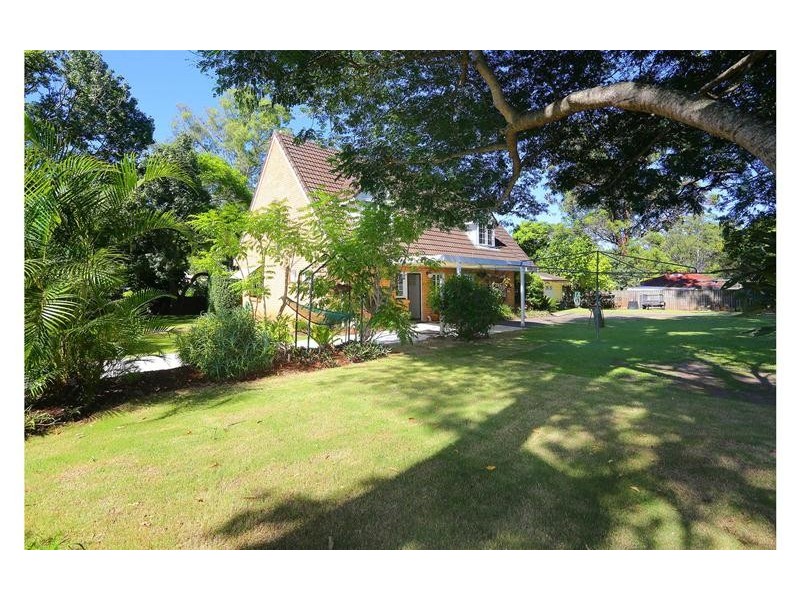 1 Willawong Crescent, Nerang QLD 4211