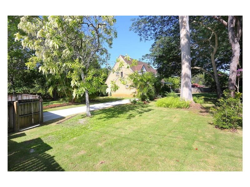 1 Willawong Crescent, Nerang QLD 4211