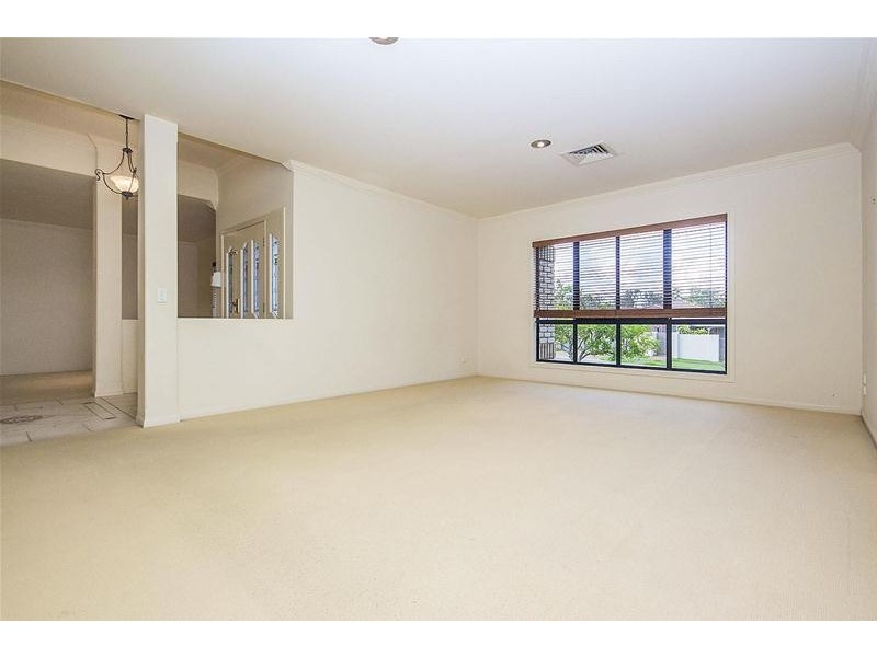 48 Crestwood Drive, Molendinar QLD 4214