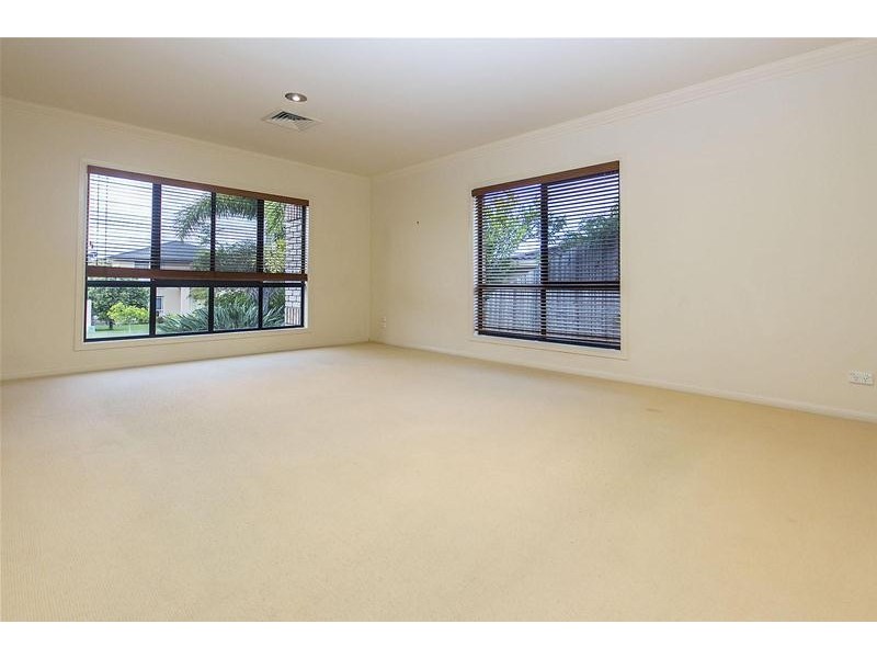 48 Crestwood Drive, Molendinar QLD 4214