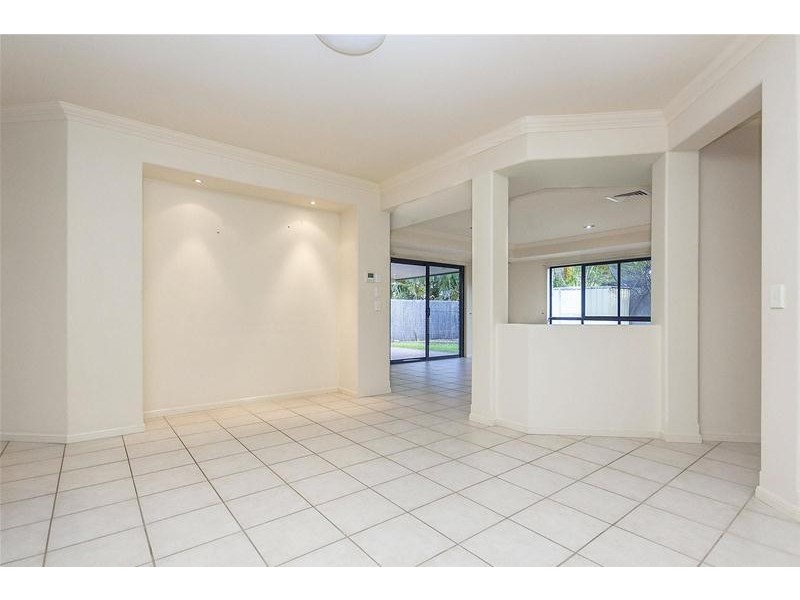 48 Crestwood Drive, Molendinar QLD 4214