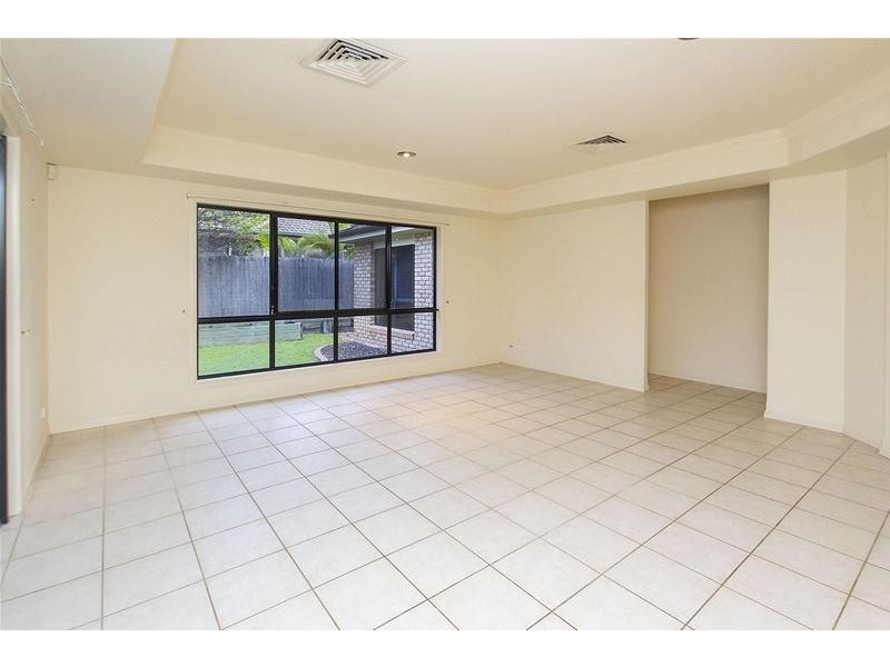 48 Crestwood Drive, Molendinar QLD 4214