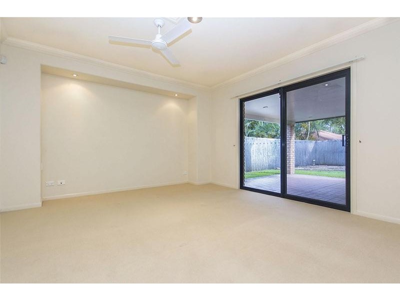 48 Crestwood Drive, Molendinar QLD 4214