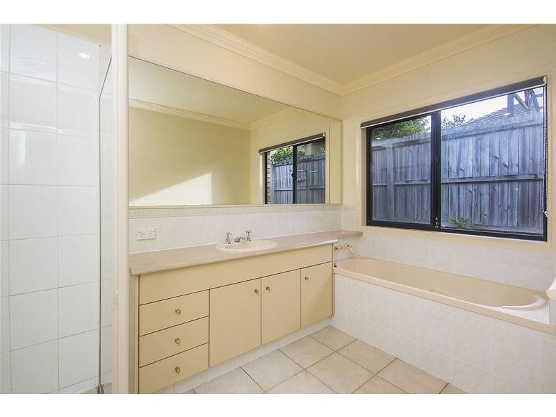 48 Crestwood Drive, Molendinar QLD 4214