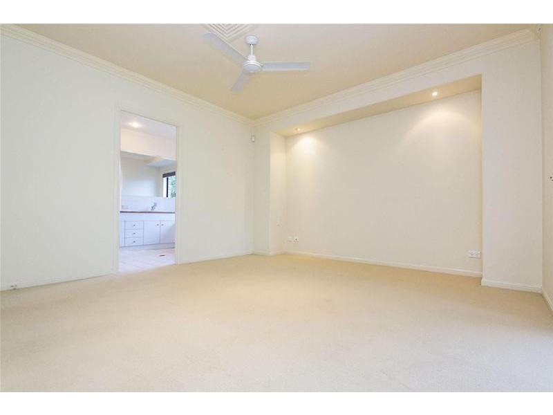 48 Crestwood Drive, Molendinar QLD 4214