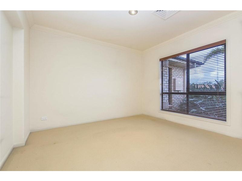 48 Crestwood Drive, Molendinar QLD 4214