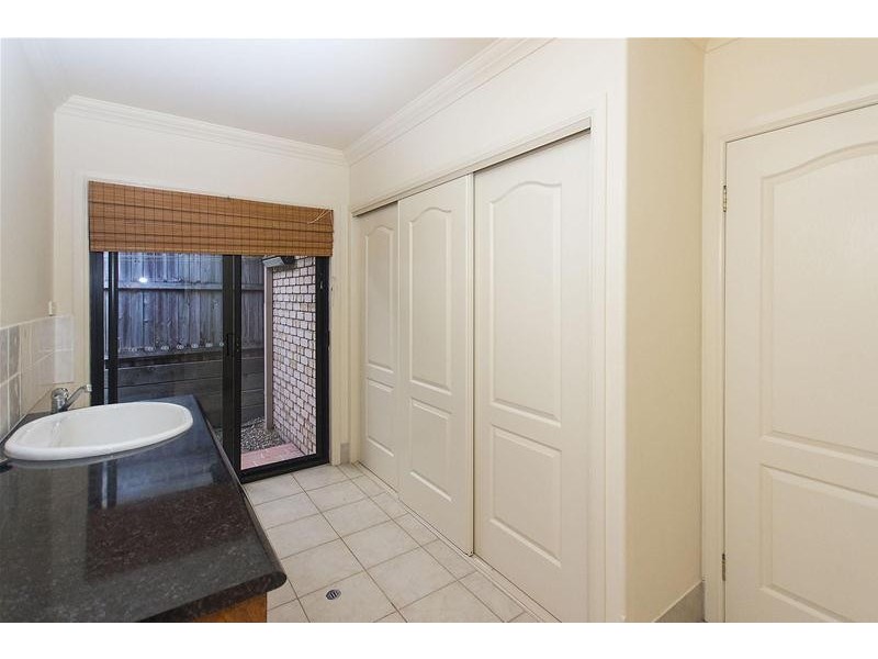 48 Crestwood Drive, Molendinar QLD 4214