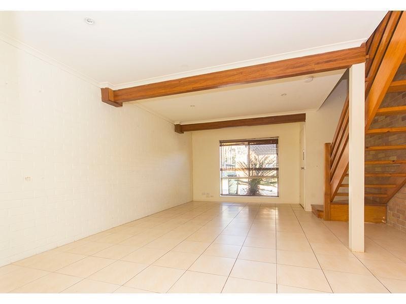 2/159 Pappas Way, Carrara QLD 4211