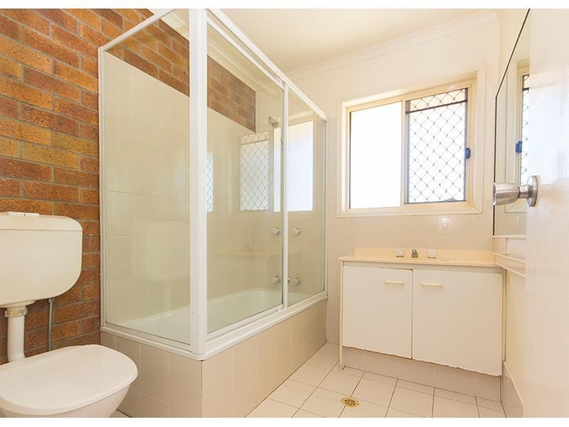 2/159 Pappas Way, Carrara QLD 4211