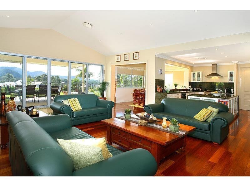 30 Lagoon Park Drive, Maudsland QLD 4210