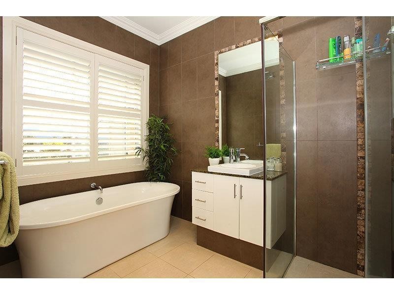 30 Lagoon Park Drive, Maudsland QLD 4210