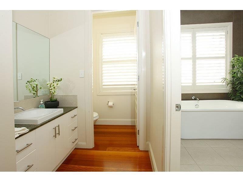 30 Lagoon Park Drive, Maudsland QLD 4210