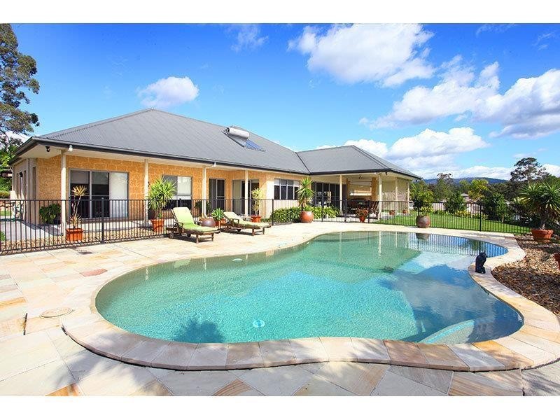 30 Lagoon Park Drive, Maudsland QLD 4210