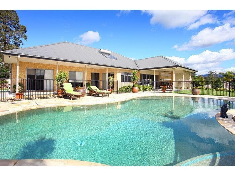 30 Lagoon Park Drive, Maudsland QLD 4210