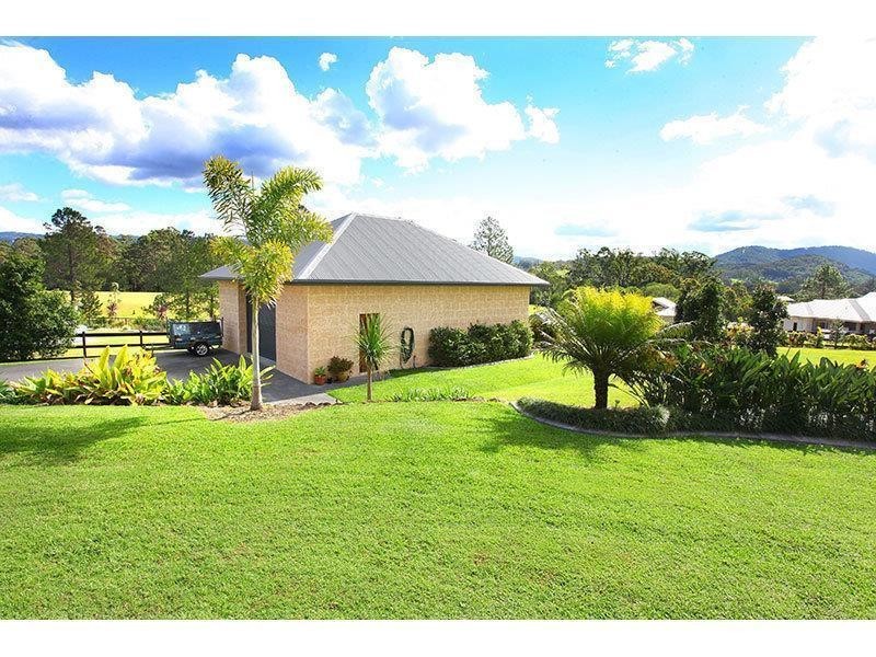 30 Lagoon Park Drive, Maudsland QLD 4210