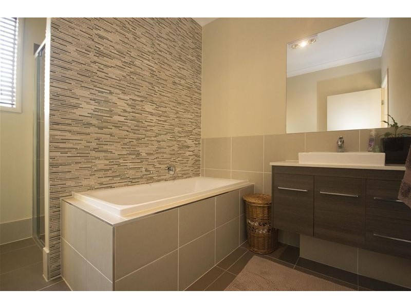 16 Goldmine Court, Advancetown QLD 4211