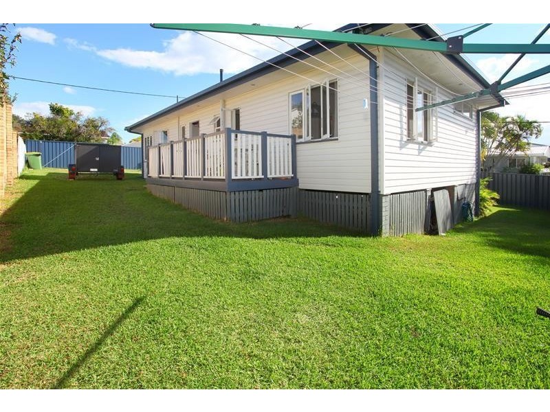 8 Schilling Street, Southport QLD 4215