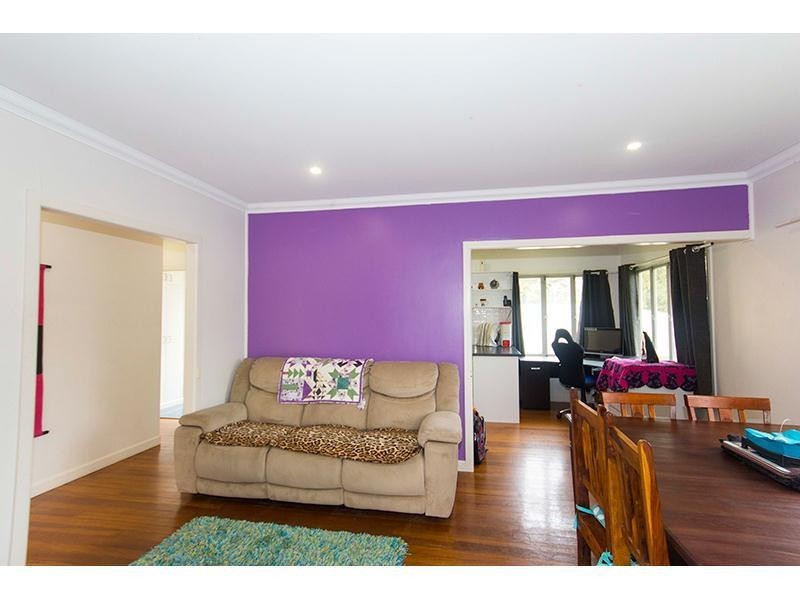 8 Schilling Street, Southport QLD 4215