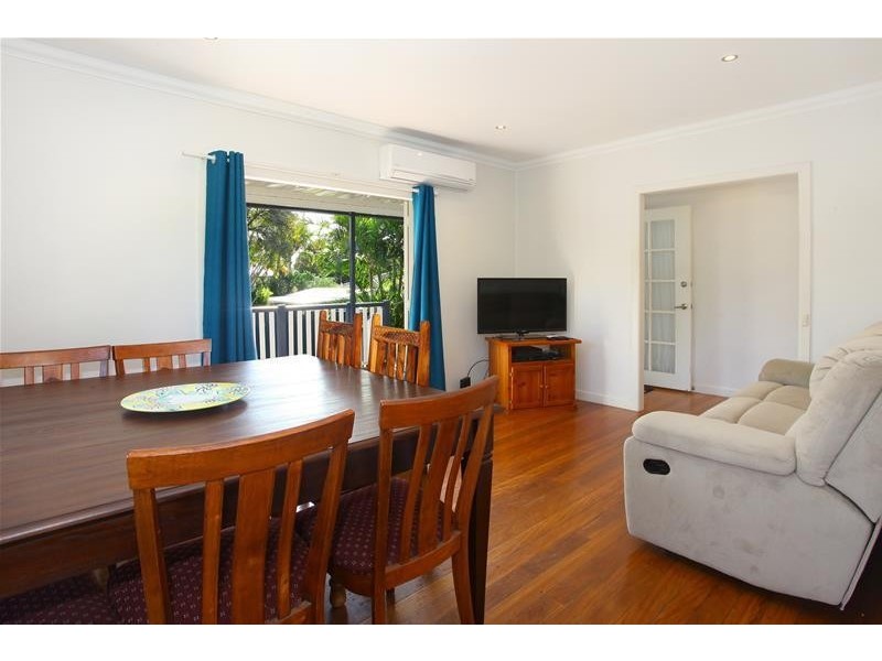 8 Schilling Street, Southport QLD 4215