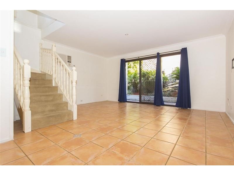 4/8 Martin Street, Nerang QLD 4211