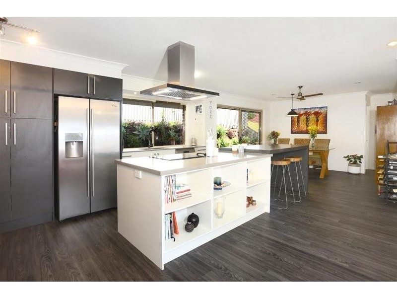 6 Coolawin Place, Nerang QLD 4211