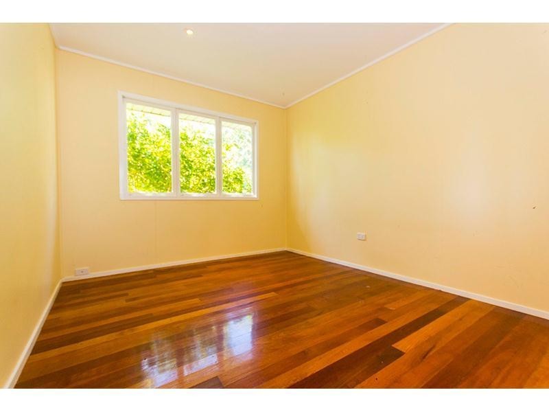 10 Tenalga Street, Nerang QLD 4211