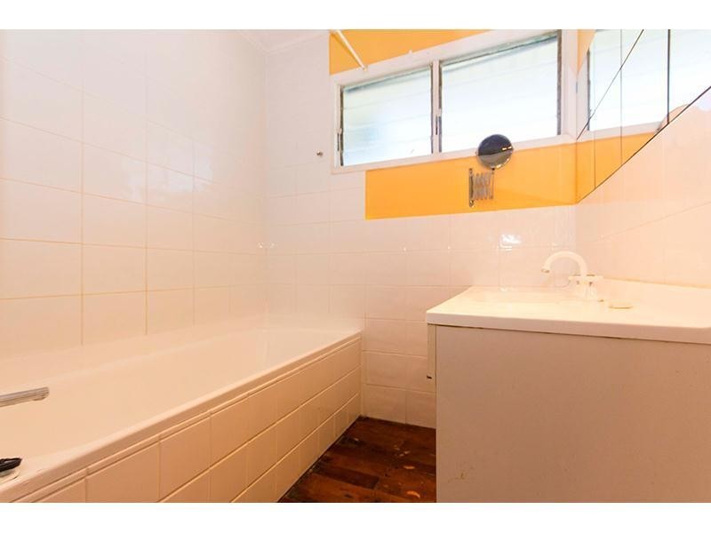 10 Tenalga Street, Nerang QLD 4211