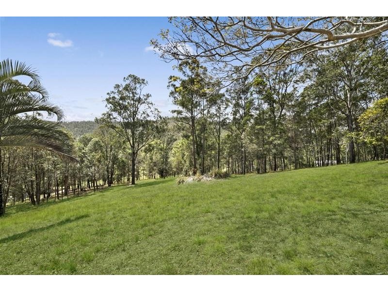 111 Clagiraba Road, Clagiraba QLD 4211