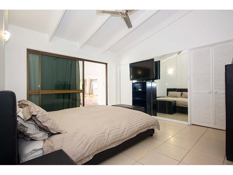 104 Yangoora Crescent, Ashmore QLD 4214