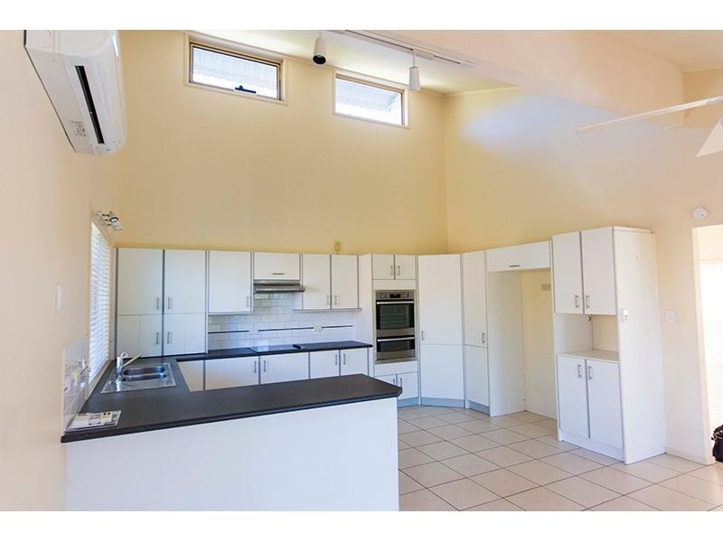 5 Kilmarnock Close, Highland Park QLD 4211