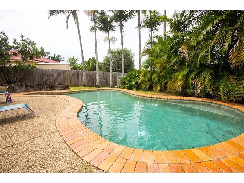 6 Rednal Court, Carrara QLD 4211