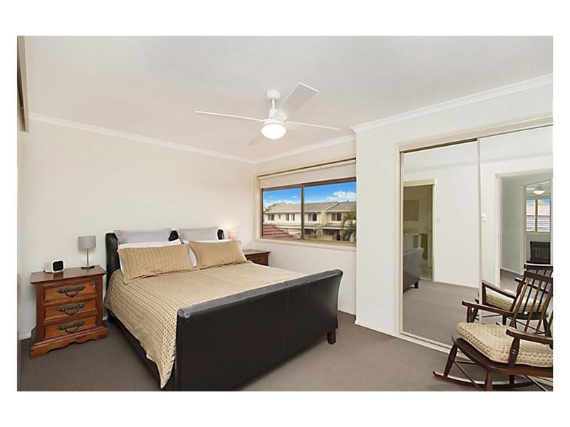 4/259 Christine Avenue, Varsity Lakes QLD 4227