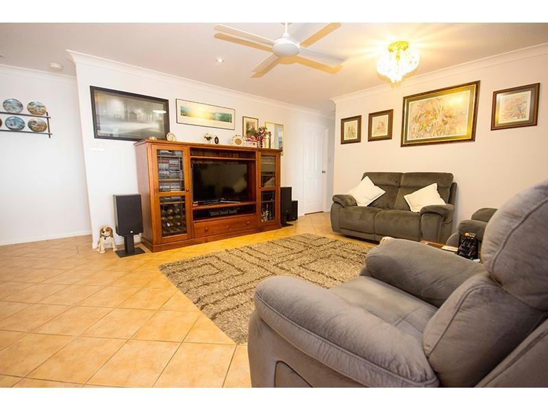 11 Mitaro Rise, Pacific Pines QLD 4211