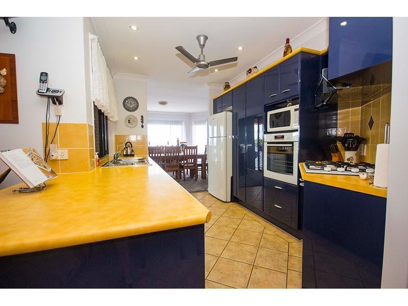 11 Mitaro Rise, Pacific Pines QLD 4211