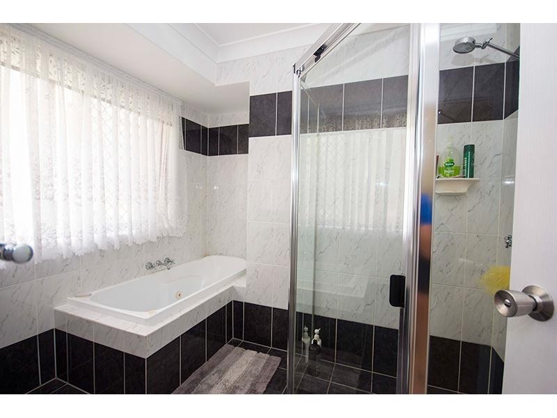 11 Mitaro Rise, Pacific Pines QLD 4211