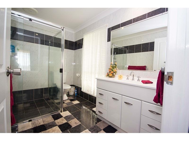 11 Mitaro Rise, Pacific Pines QLD 4211