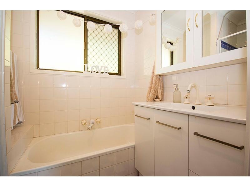 10 Culloden Court, Highland Park QLD 4211