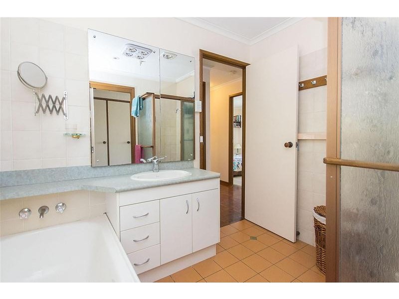 13 Aberdeen Court, Highland Park QLD 4211