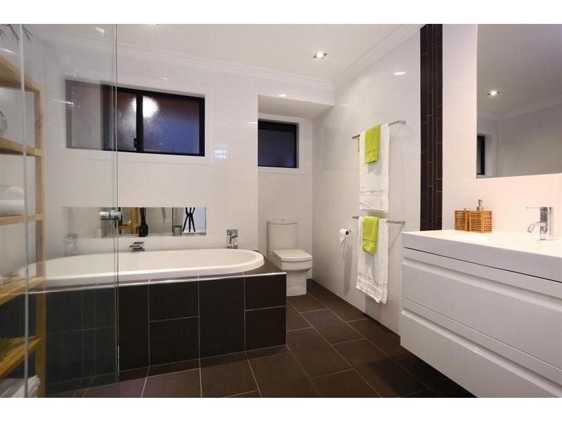 11 Kahlua Court, Highland Park QLD 4211