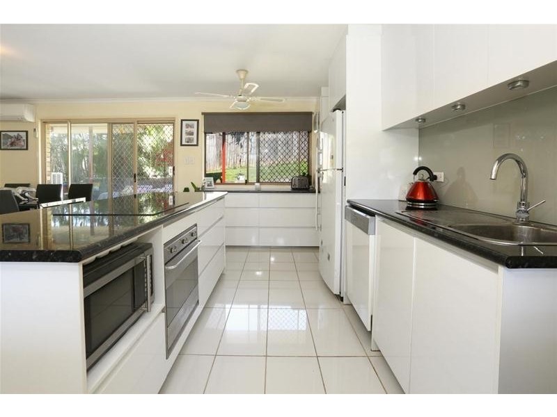 10 Knight Crescent, Nerang QLD 4211