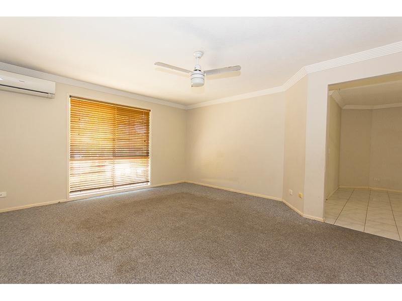 124 Macquarie Avenue, Molendinar QLD 4214