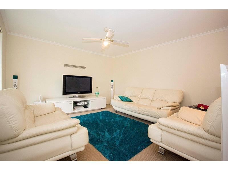 2 Convery Crescent, Highland Park QLD 4211