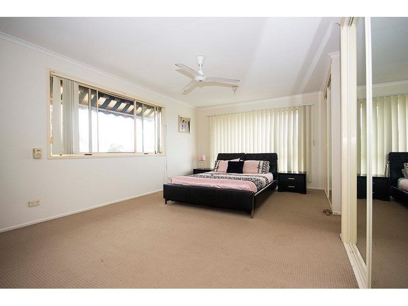 2 Convery Crescent, Highland Park QLD 4211