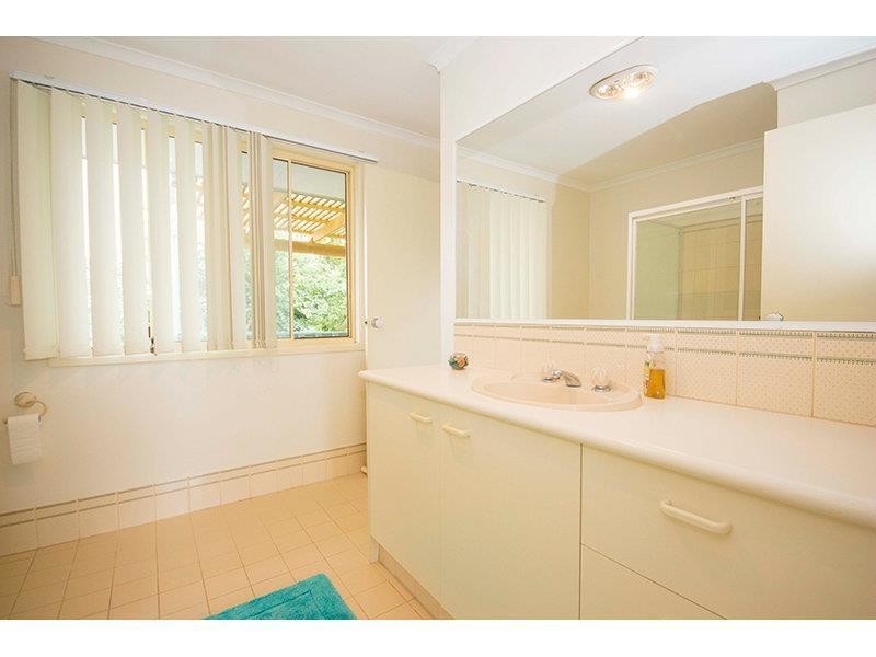 2 Convery Crescent, Highland Park QLD 4211