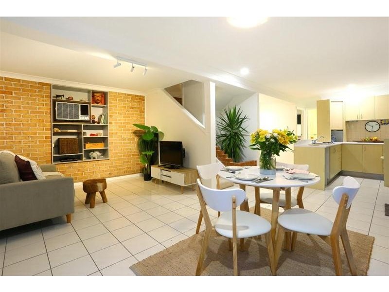 47 Yarrayne Road, Nerang QLD 4211