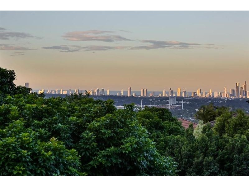 25/2 Ridgeline Way, Highland Park QLD 4211