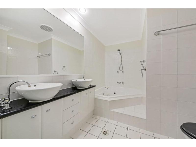 25/2 Ridgeline Way, Highland Park QLD 4211