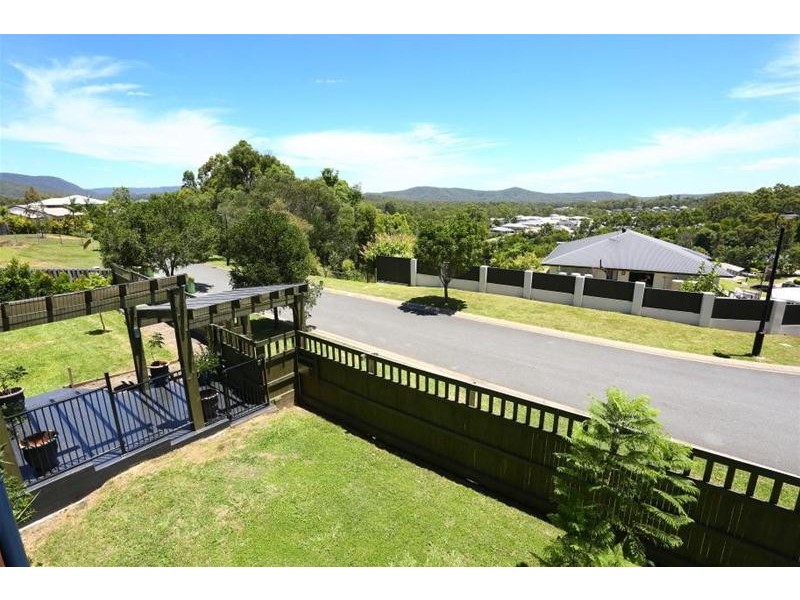 33 Jackaroo Crescent, Gilston QLD 4211