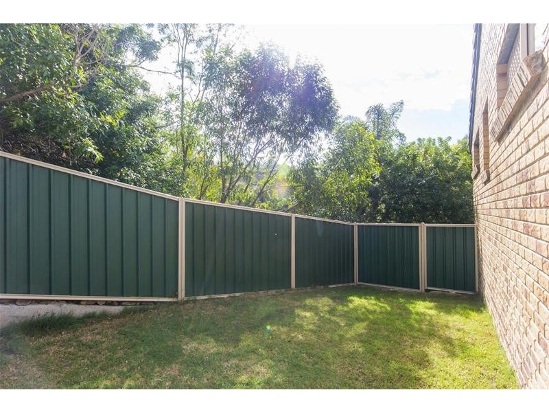 2/16 Lauder Court, Highland Park QLD 4211