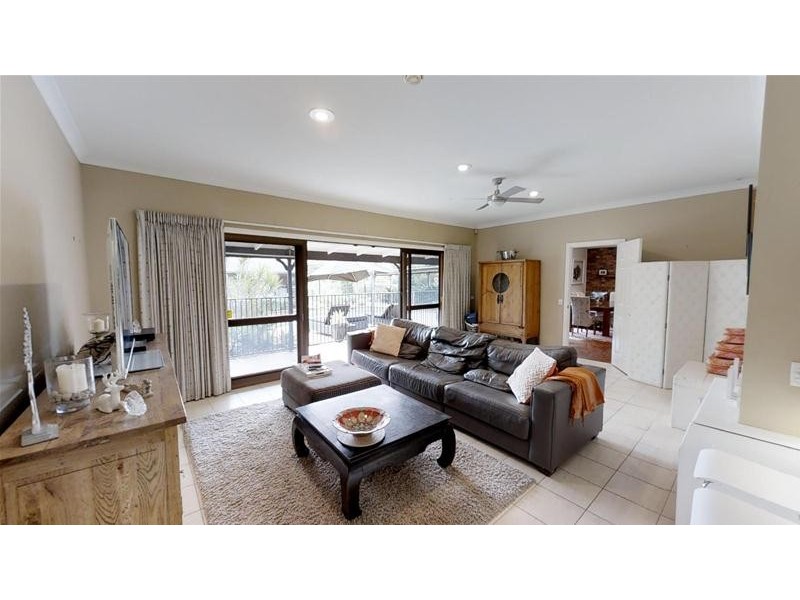 22 Oak Street, Nerang QLD 4211